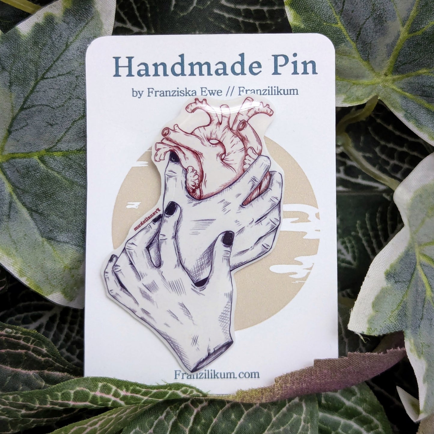 Hand aufs Herz | Pin